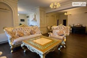 Продается 3-комнатная квартира 121 кв. м в Одессе