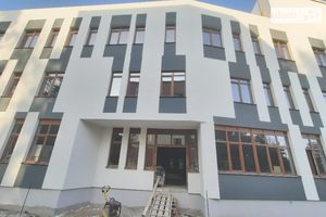 Сдается в аренду помещения свободного назначения 4200 кв. м в 4-этажном здании