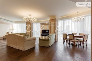 Продается 5-комнатная квартира 240 кв. м в Киеве