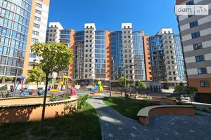 Продается 3-комнатная квартира 90 кв. м в Ивано-Франковске