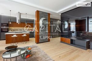 Продается 4-комнатная квартира 130 кв. м в Киеве