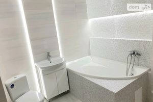 Продается 3-комнатная квартира 65 кв. м в Тернополе