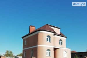 Продается дом на 3 этажа 200 кв. м с баней/сауной
