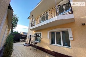 Продается дом на 3 этажа 185 кв. м с верандой