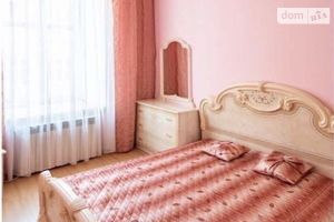 Сдается в аренду 4-комнатная квартира 100 кв. м в Львове