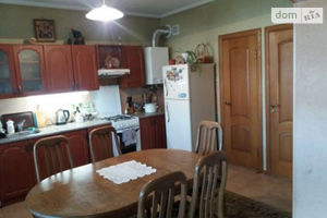Продается дом на 2 этажа 206 кв. м с садом