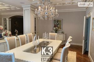 Продается 3-комнатная квартира 200 кв. м в Киеве
