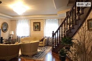 Продается 4-комнатная квартира 206 кв. м в Киеве