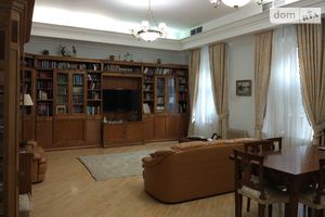 Продається 6-кімнатна квартира 225.2 кв. м у Києві