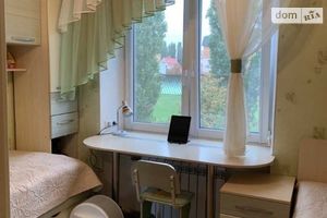 Продається 3-кімнатна квартира 66 кв. м у Полтаві
