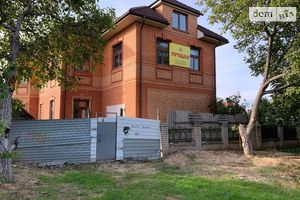 Продается дом на 2 этажа 388.4 кв. м с участком