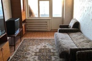 Продается 4-комнатная квартира 87 кв. м в Днепре