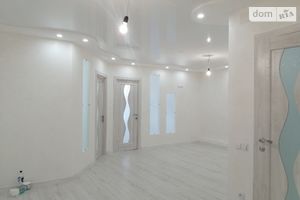 Продається 2-кімнатна квартира 71 кв. м у Тернополі