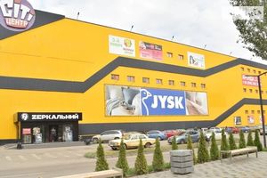 Сдается в аренду торгово-развлекательный комплекс 5 кв. м в 2-этажном здании