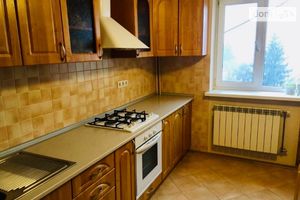 Продается 3-комнатная квартира 100 кв. м в Мукачеве