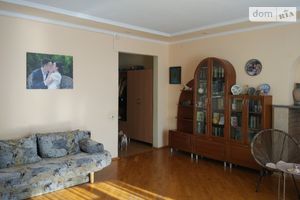 Продается 4-комнатная квартира 141.5 кв. м в Киеве