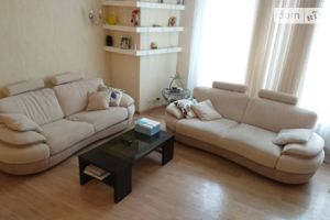 Продається 2-кімнатна квартира 140 кв. м у Одесі