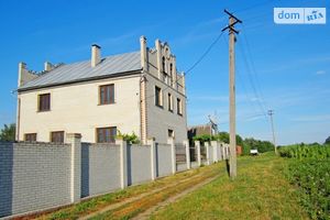 Продается дом на 2 этажа 210 кв. м с камином