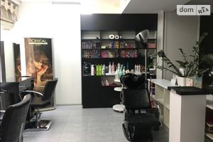 Продається об'єкт сфери послуг 83 кв. м в 17-поверховій будівлі