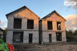Продается дом на 2 этажа 140 кв. м с подвалом