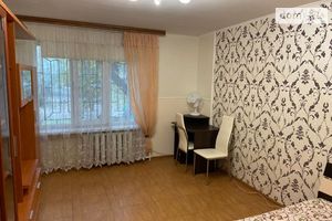 Продається 1-кімнатна квартира 30 кв. м у Одесі