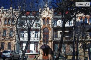 Продається 5-кімнатна квартира 150 кв. м у Одесі