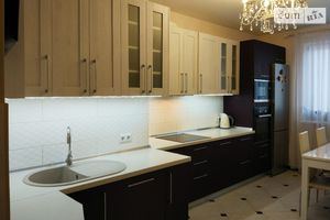 Продається 3-кімнатна квартира 125 кв. м у Києві