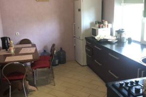 Здається в оренду кімната 72 кв. м у Рівному