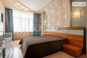 Сдается в аренду 4-комнатная квартира 190 кв. м в Киеве