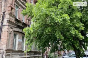 Продается торгово-развлекательный комплекс 130 кв. м в 3-этажном здании