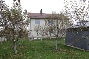 Продается дом на 2 этажа 240 кв. м с садом
