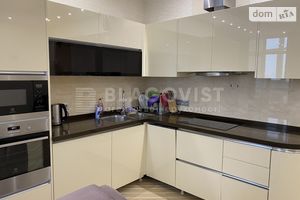 Продается 3-комнатная квартира 101 кв. м в Киеве