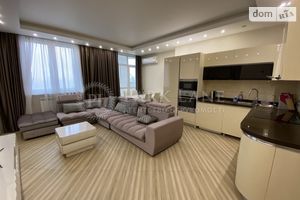 Продается 4-комнатная квартира 101 кв. м в Киеве