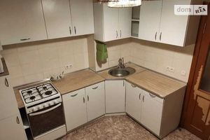 Продается 1-комнатная квартира 37 кв. м в Полтаве