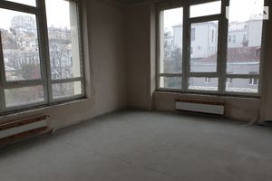 Продается 2-комнатная квартира 70 кв. м в Киеве