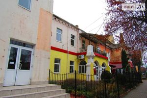 Здається в оренду офіс 220 кв. м в торгово-офісному центрі