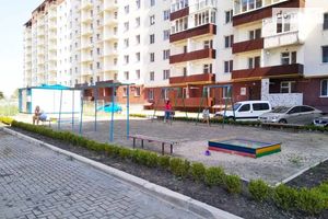 Продається 2-кімнатна квартира 69.42 кв. м у Хмельницькому
