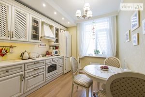 Продается 2-комнатная квартира 55 кв. м в Киеве