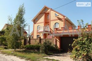 Продается дом на 3 этажа 435 кв. м с садом