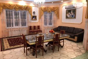 Продается дом на 3 этажа 286 кв. м с участком