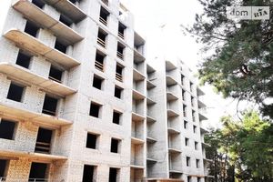 Продається 2-кімнатна квартира 70.77 кв. м у Чернігові