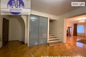 Продается часть дома 280 кв. м с участком