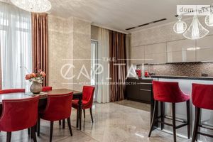 Продается 4-комнатная квартира 160 кв. м в Киеве