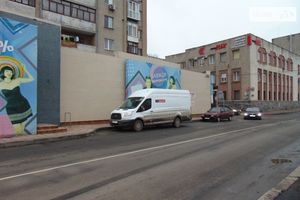 Продається офіс 1050 кв. м в нежитловому приміщені в житловому будинку