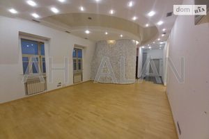 Продається офіс 143 кв. м в бізнес-центрі