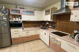 Продается 3-комнатная квартира 70 кв. м в Днепре