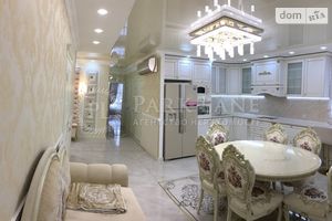 Продається 3-кімнатна квартира 80 кв. м у Києві
