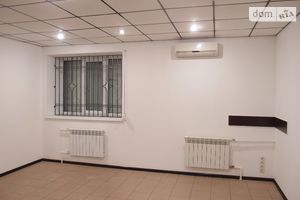 Продається нежитлове приміщення в житловому будинку 77.6 кв. м в 5-поверховій будівлі