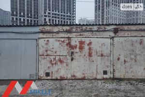 Продається місце в гаражному кооперативі під легкове авто на 20 кв. м