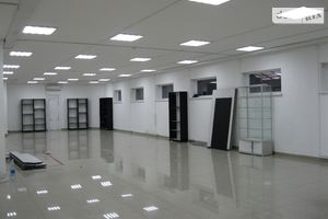 Сдается в аренду офис 214 кв. м в нежилом помещении в жилом доме